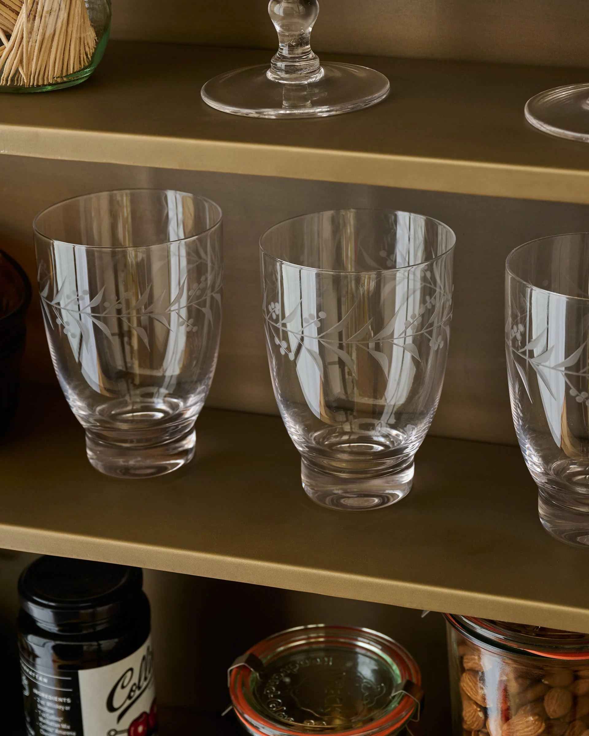 Vintage-Inspired Etched Glass Tumbler - Image 2
