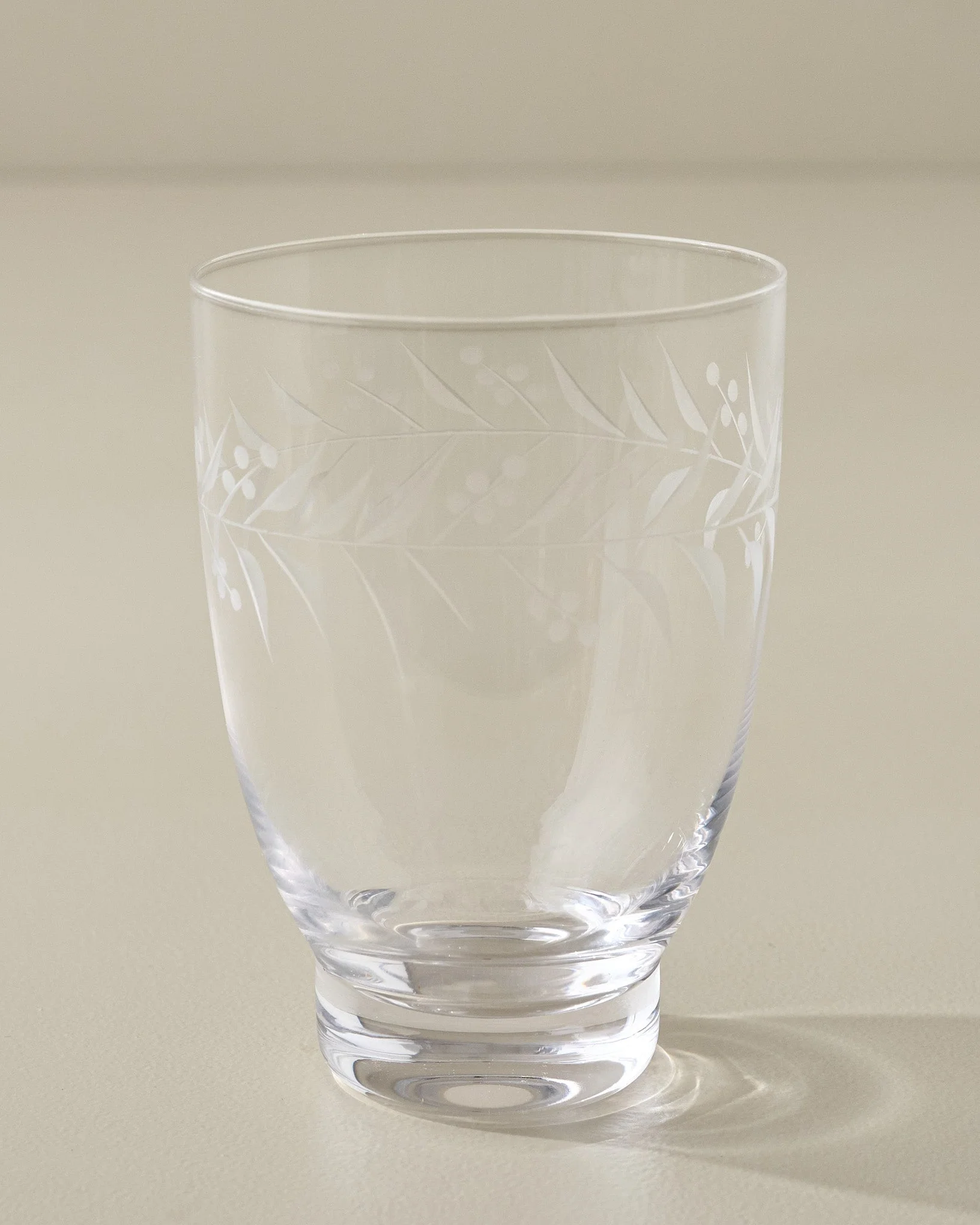 Vintage-Inspired Etched Glass Tumbler - Image 3