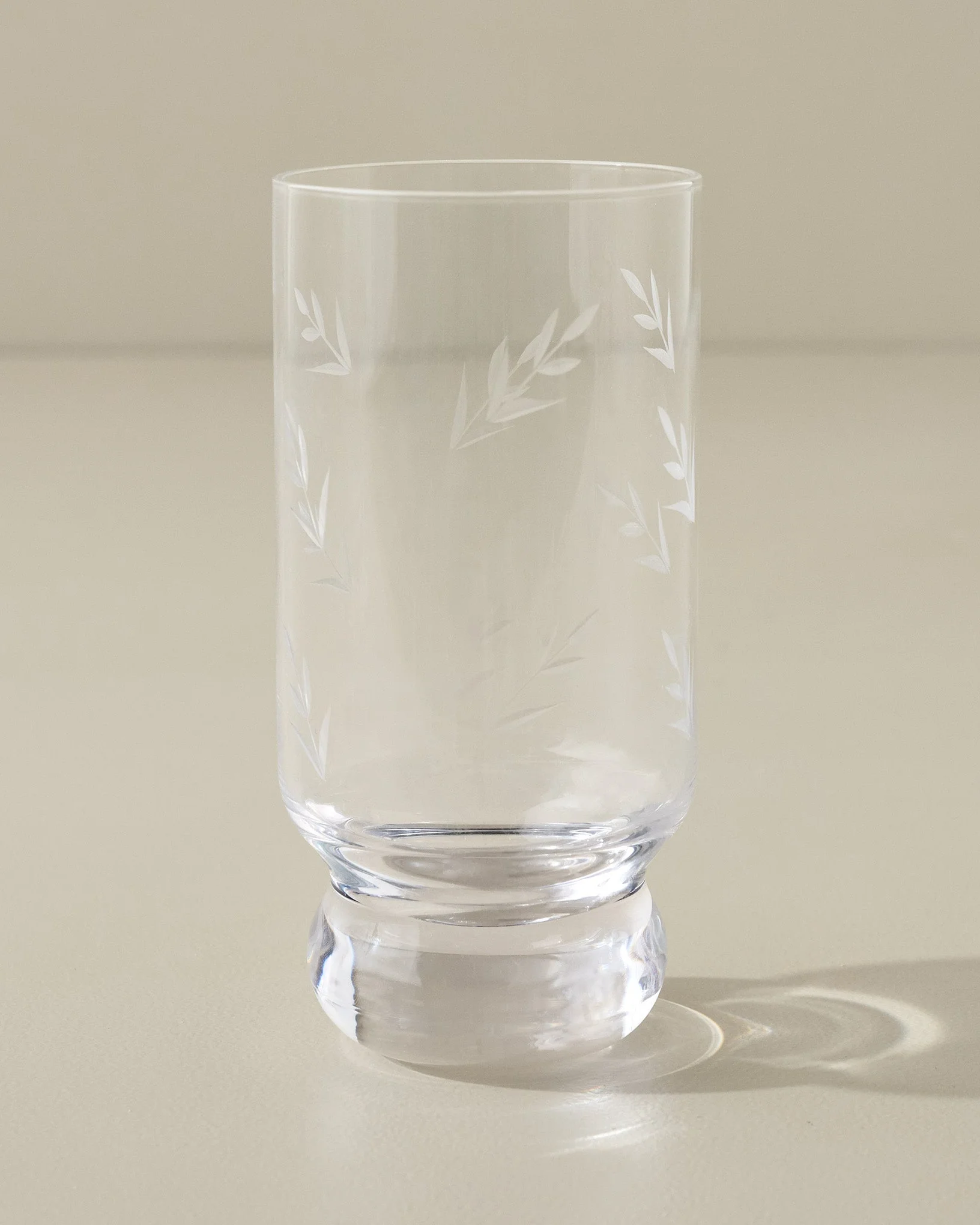 Vintage-Inspired Etched Glass Tumbler - Image 4