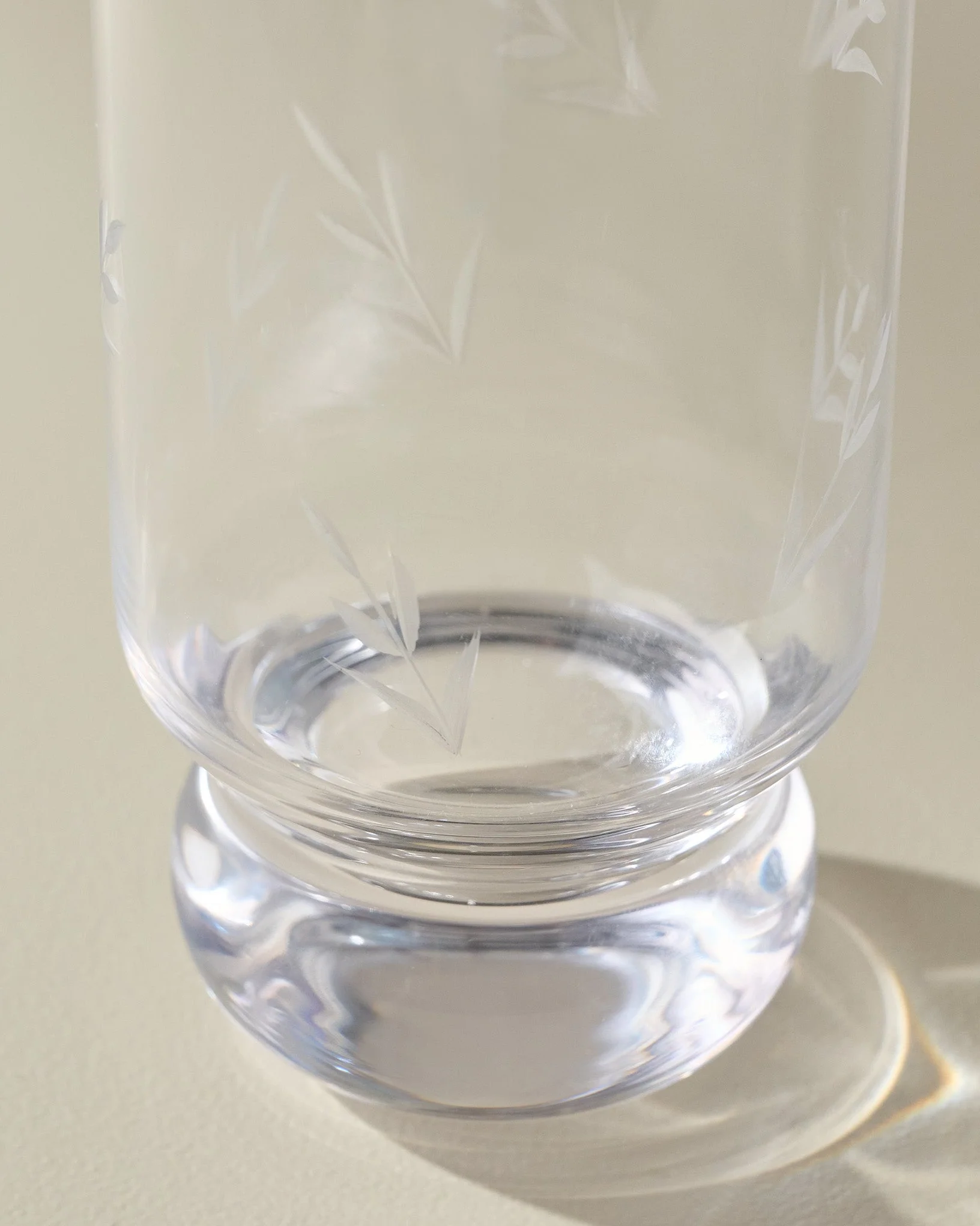 Vintage-Inspired Etched Glass Tumbler - Image 6