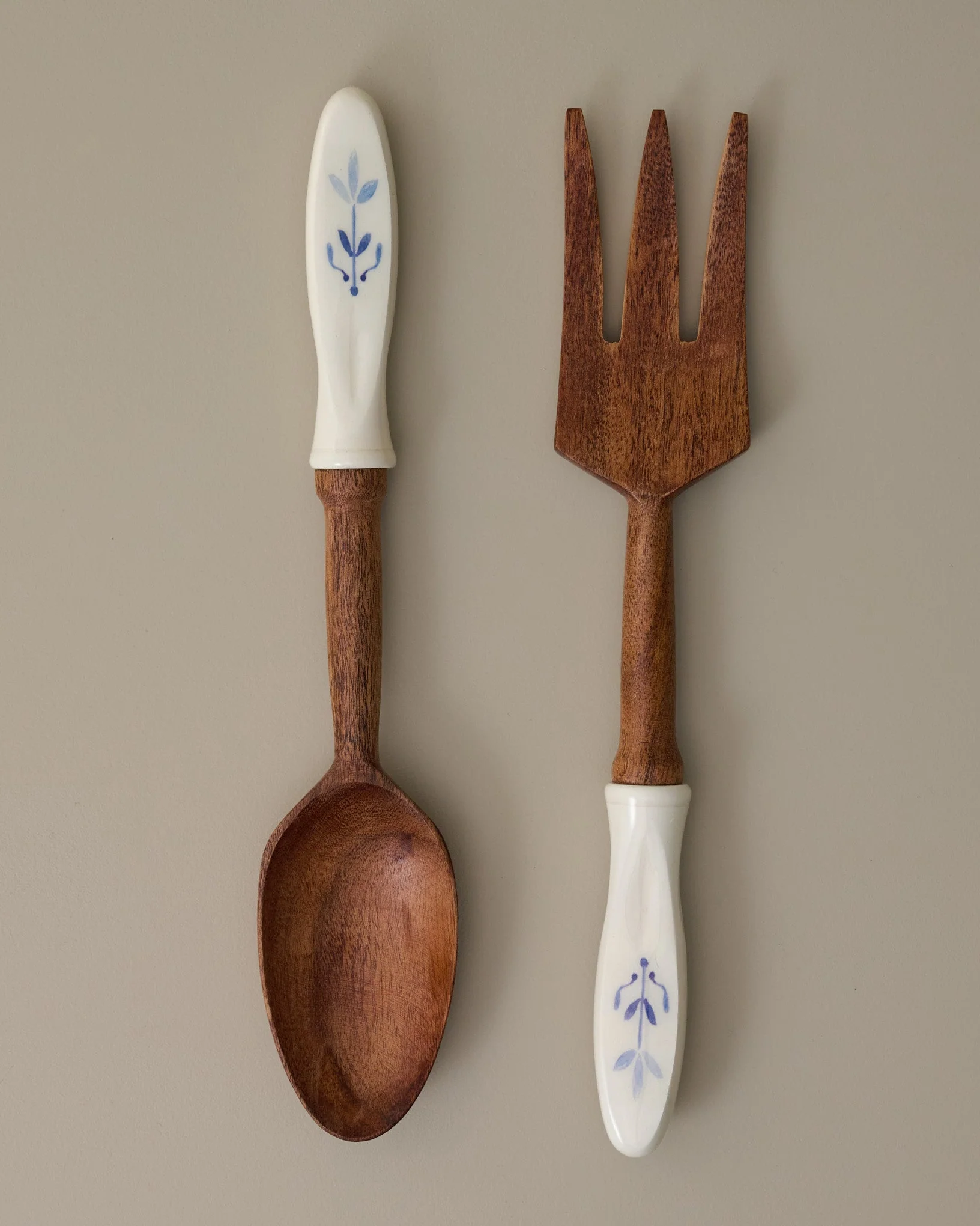 Vintage-Inspired Resin and Wood Servers, Set of 2 - Image 3