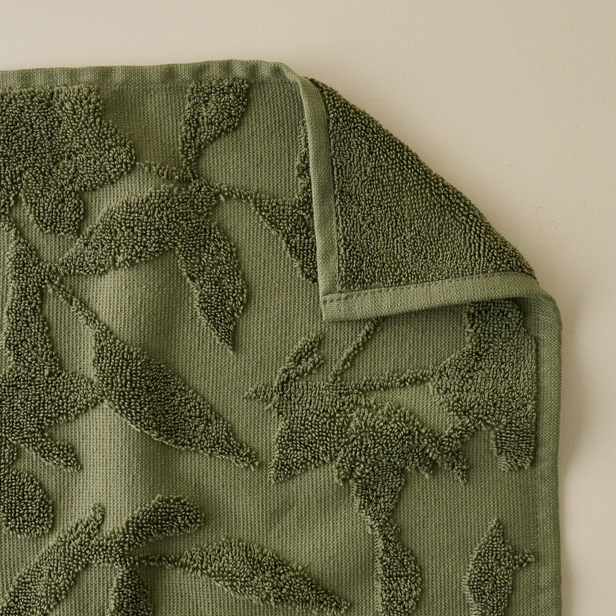 Winter Moss Floral Jacquard Bath Mat - Image 3