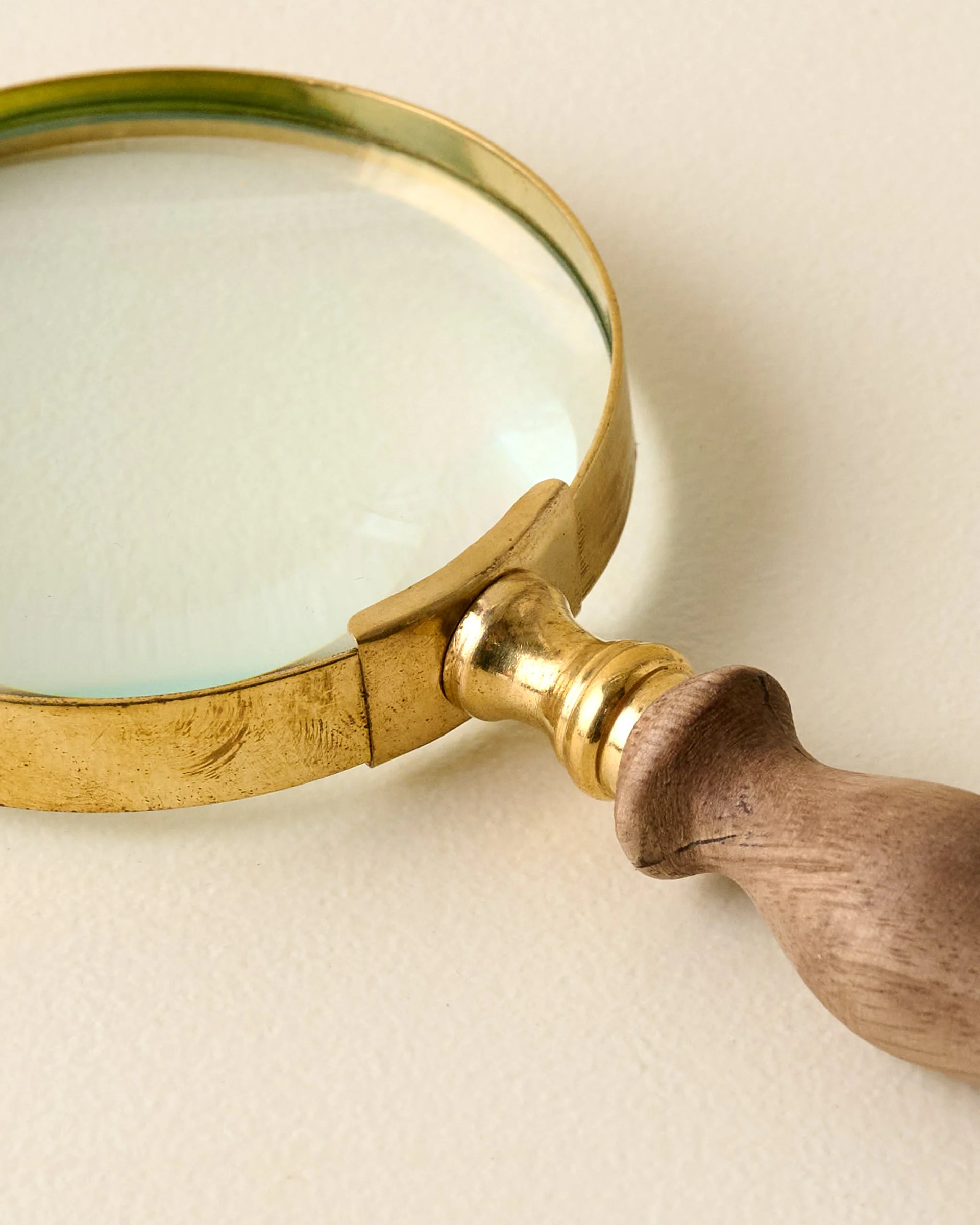 Decorative Wood Magnifying Glass - Image 3